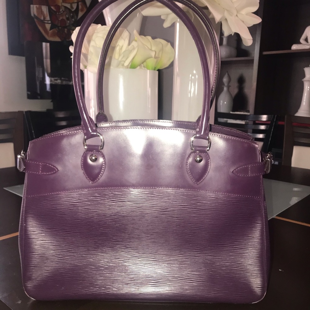 Louis Vuitton Passy Handbag Epi Leather Purple